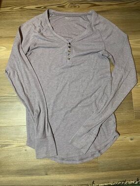 Gap Body Long Sleeve Henley Top in Dusty Mauve/lavender